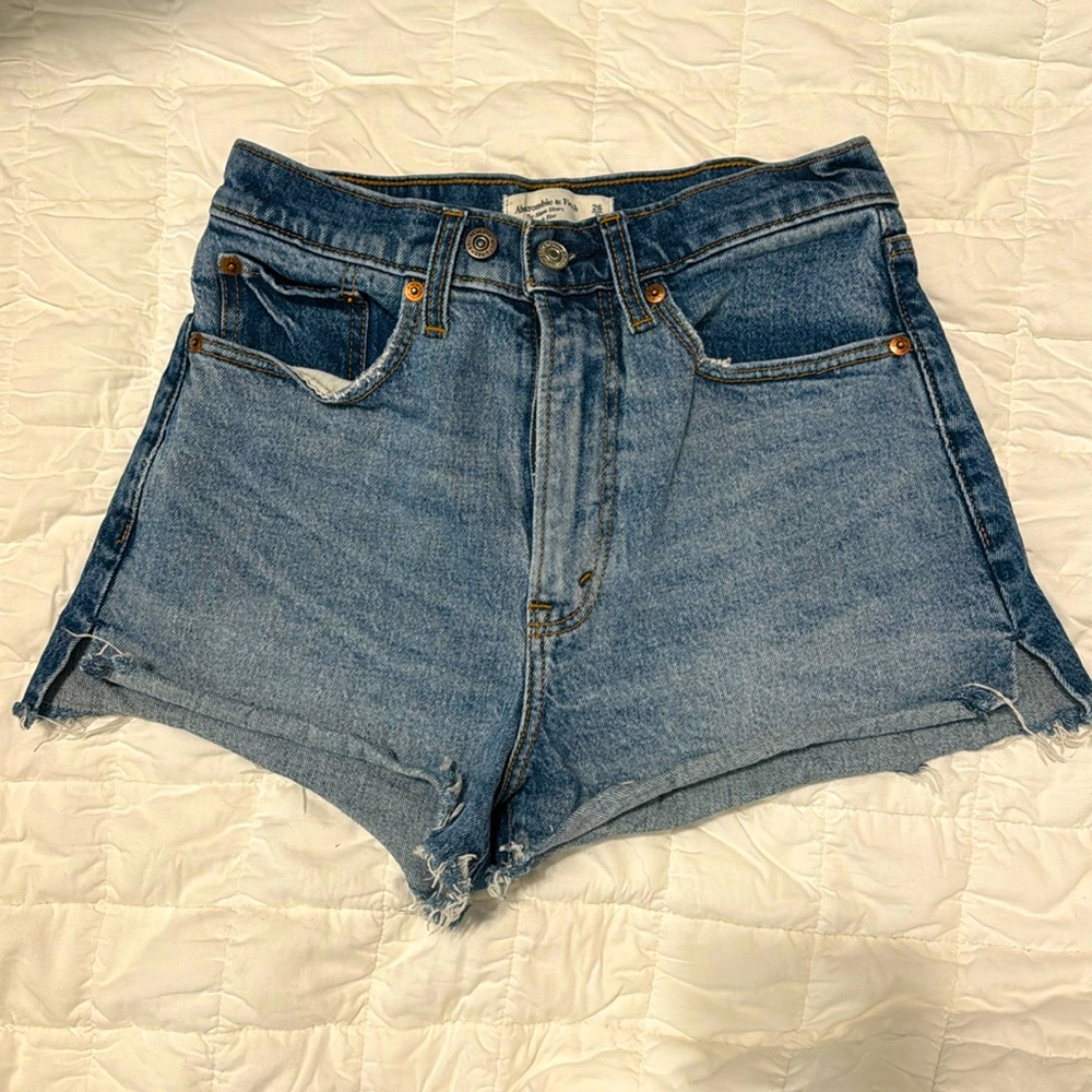 Abercrombie - curve love - denim high rise - the mom shorts